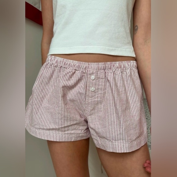 Brandy Melville Pants - NWT Brandy Melville Keira Stripe Shorts, one size